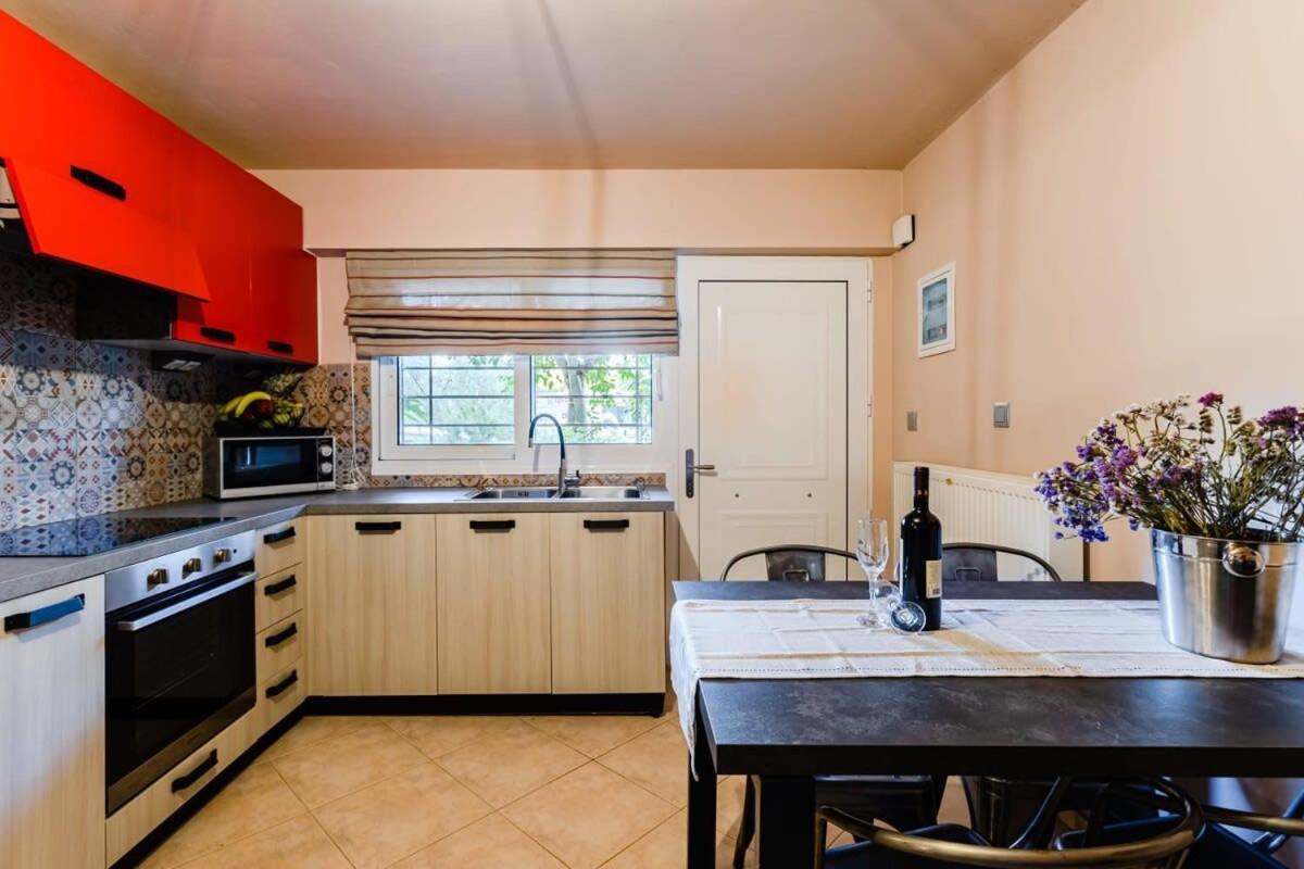 Holiday home Urban Living, Minicasa Nomad - Kalamata's Hideaway Akovitika