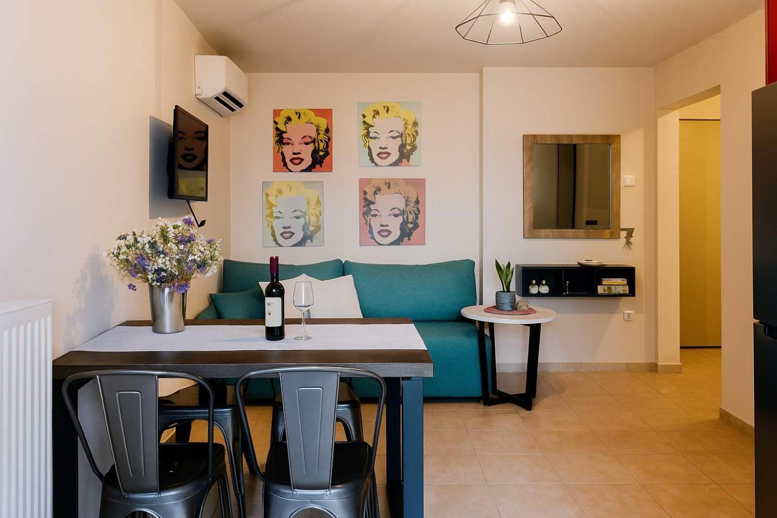 Urban Living, Minicasa Nomad - Kalamata's Hideaway *